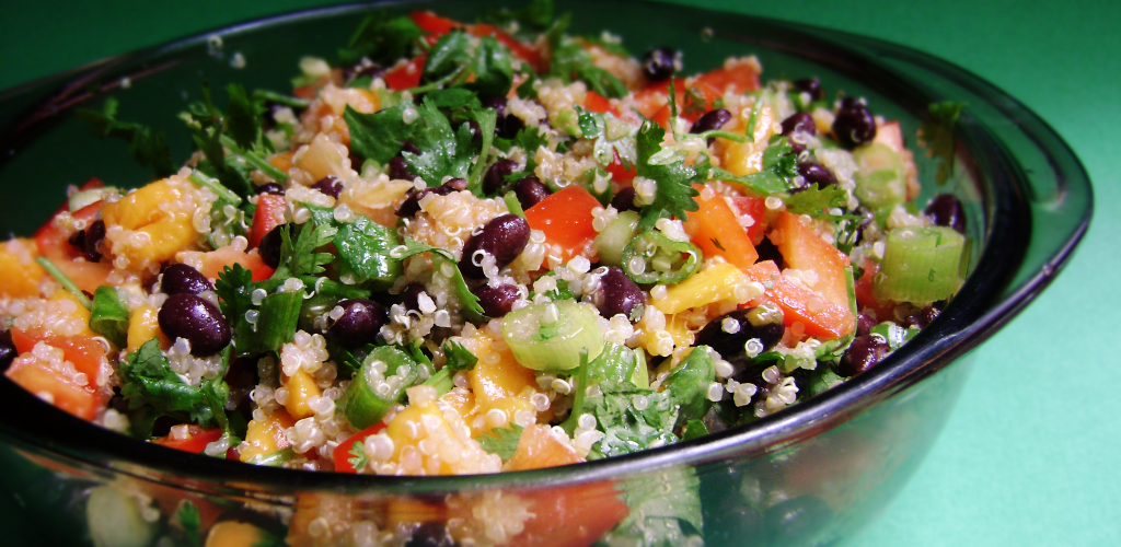 Quinoa,_Black_Bean,_and_Mango_Salad